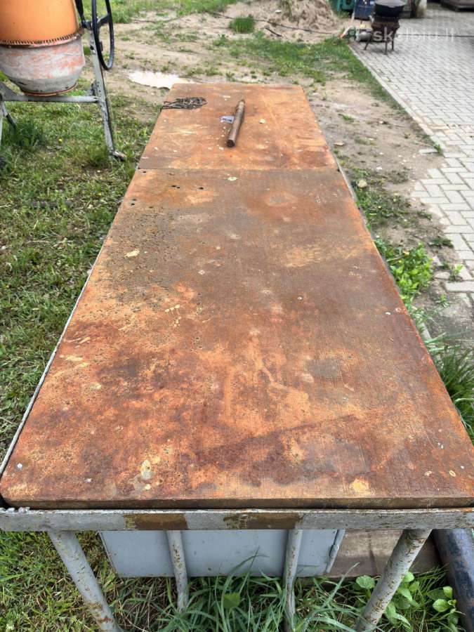 Metalinis darbastalis, persirengimo spintelė - nuotraukos Nr. 2