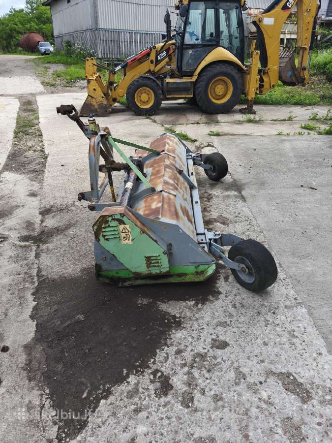 Žolės smulkintuvas / mulčeris
