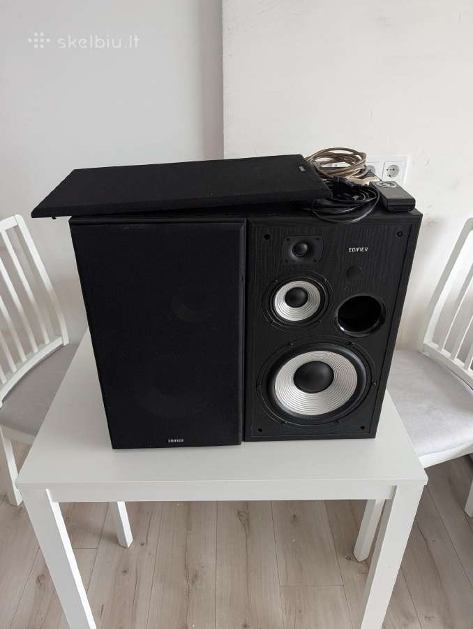 Edifier R2800 koloneles