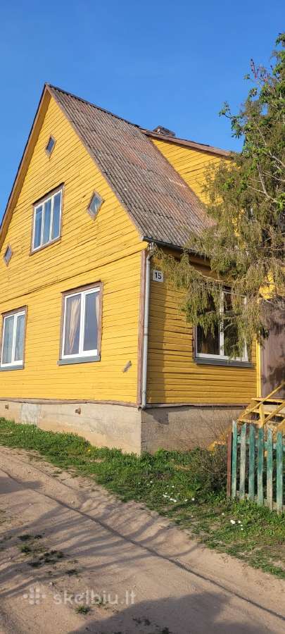 Parduodamas namas tryskiu mest.