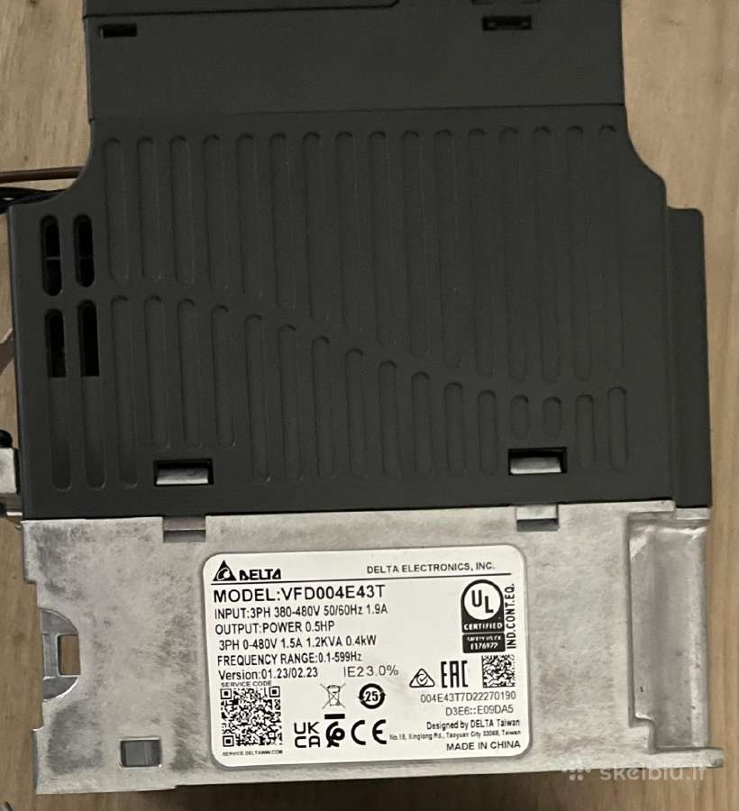 Delta trifazis dažnio keitiklis 0,4 kw (0,5 Hp)