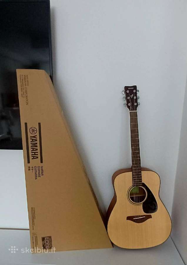 Nauja gitara yamaha