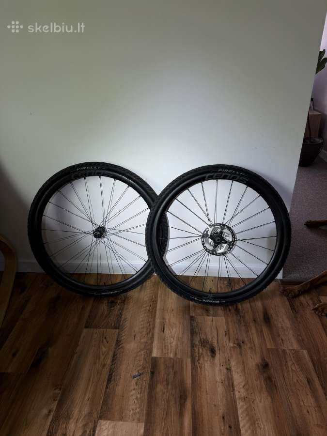 Cenos G3 Pro gravel ratų komplektas su DT Swiss 24