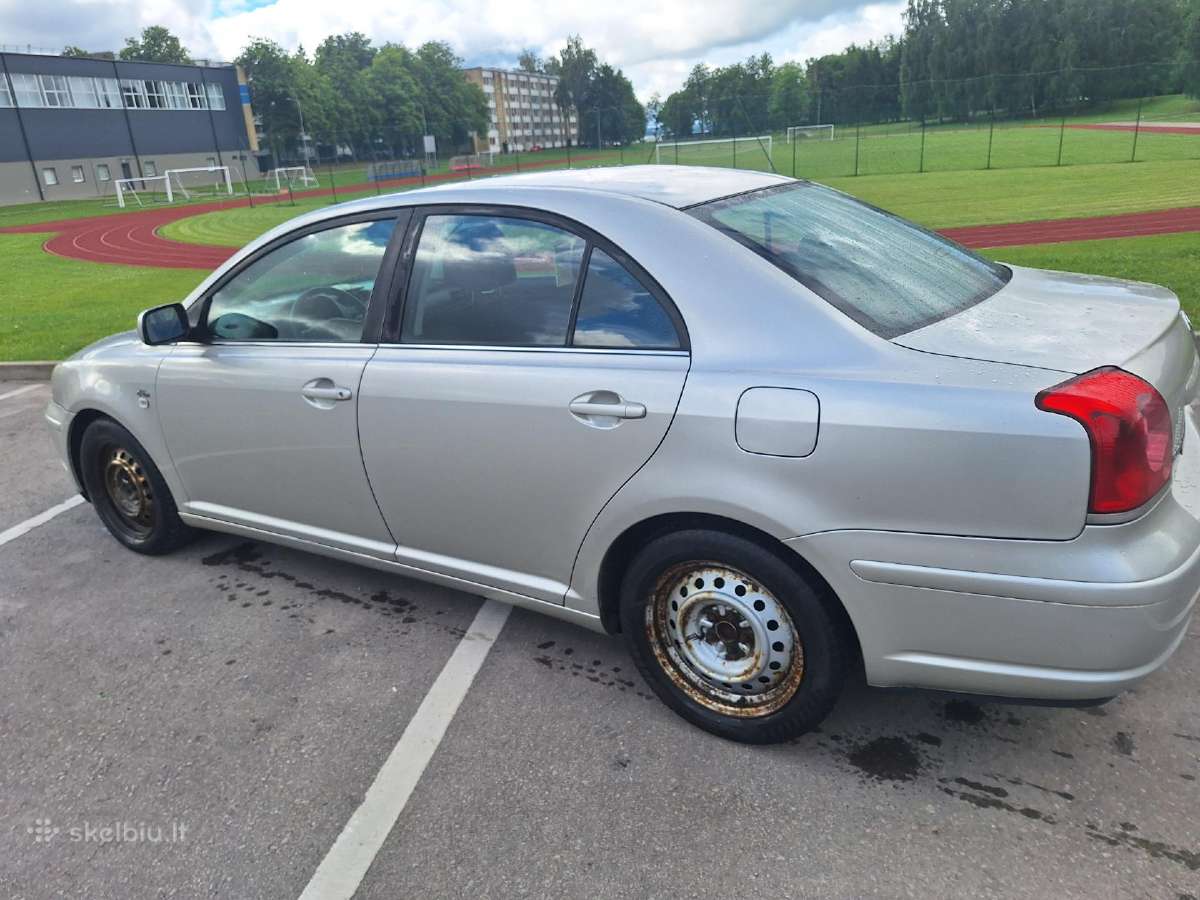 Tyoyota avensis