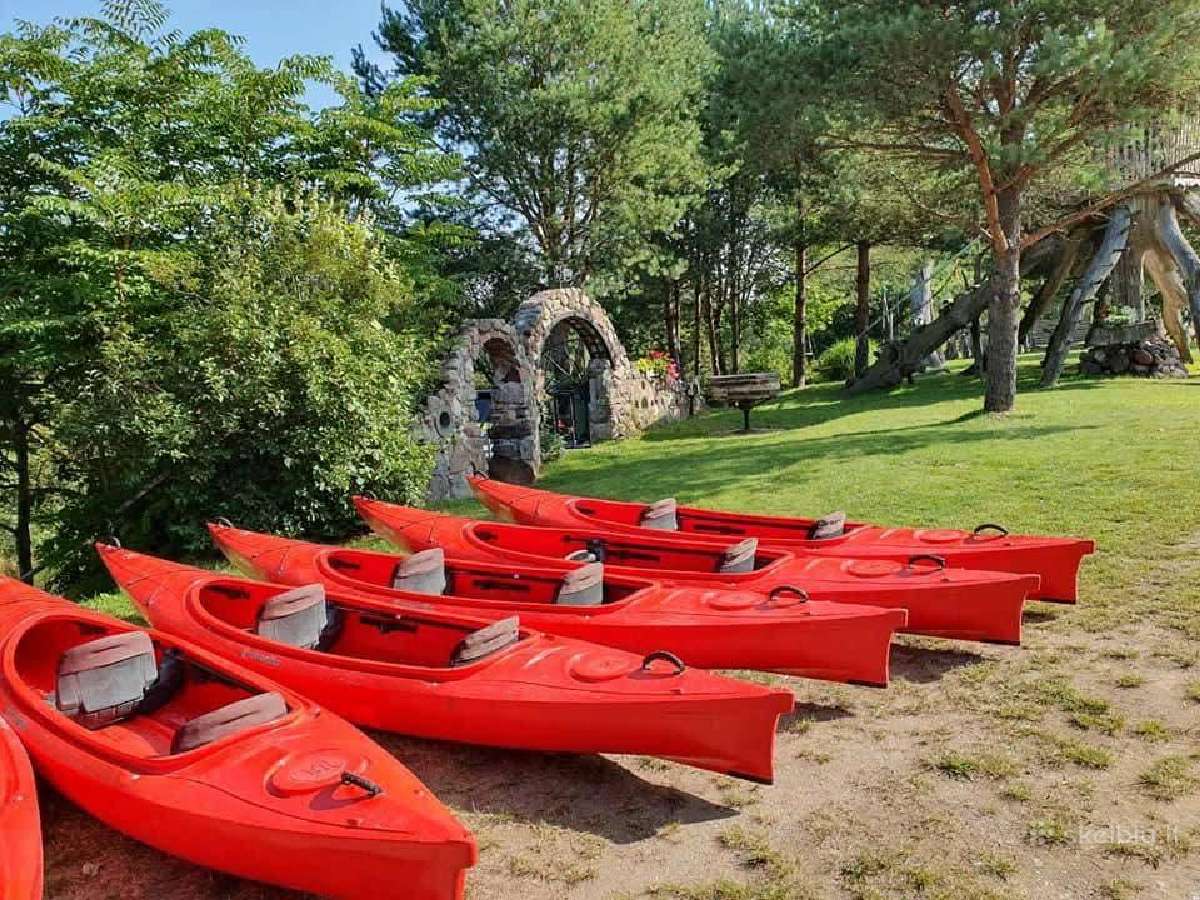 Sodybos ir baidarių nuoma prie upės Jūros