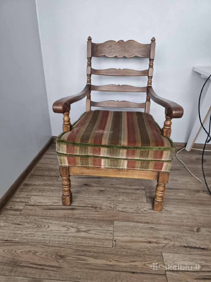 Senovinis krėslas