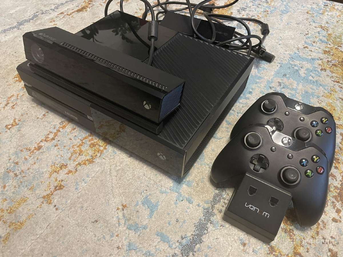 Xbox One + Kinect