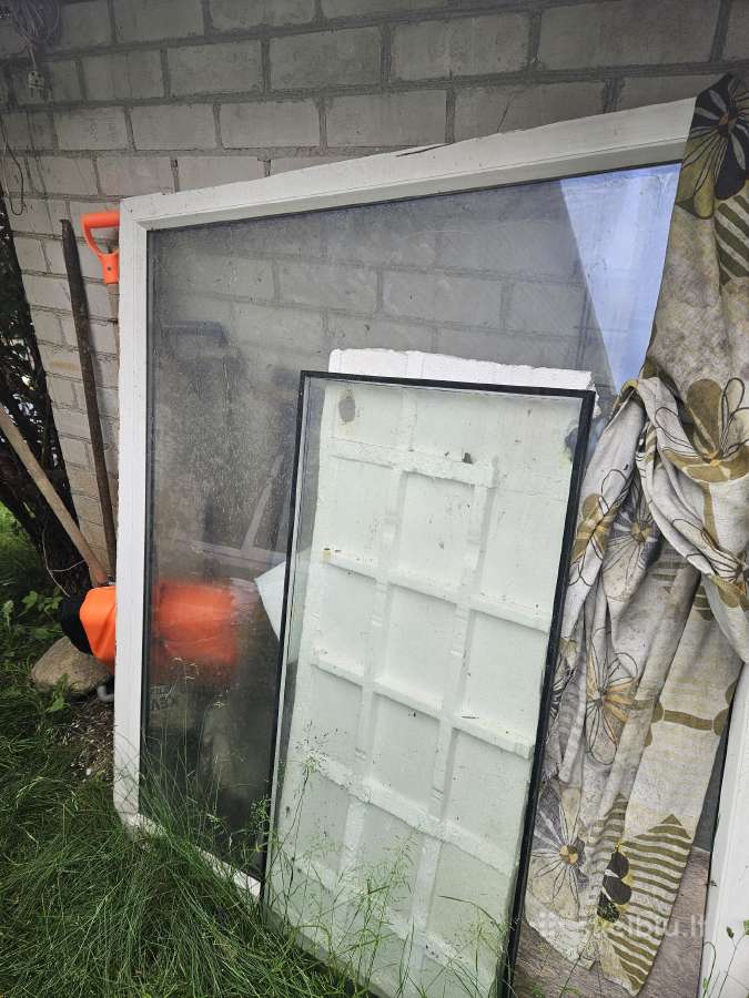 Atiduodu langą ir porą stiklo paketų