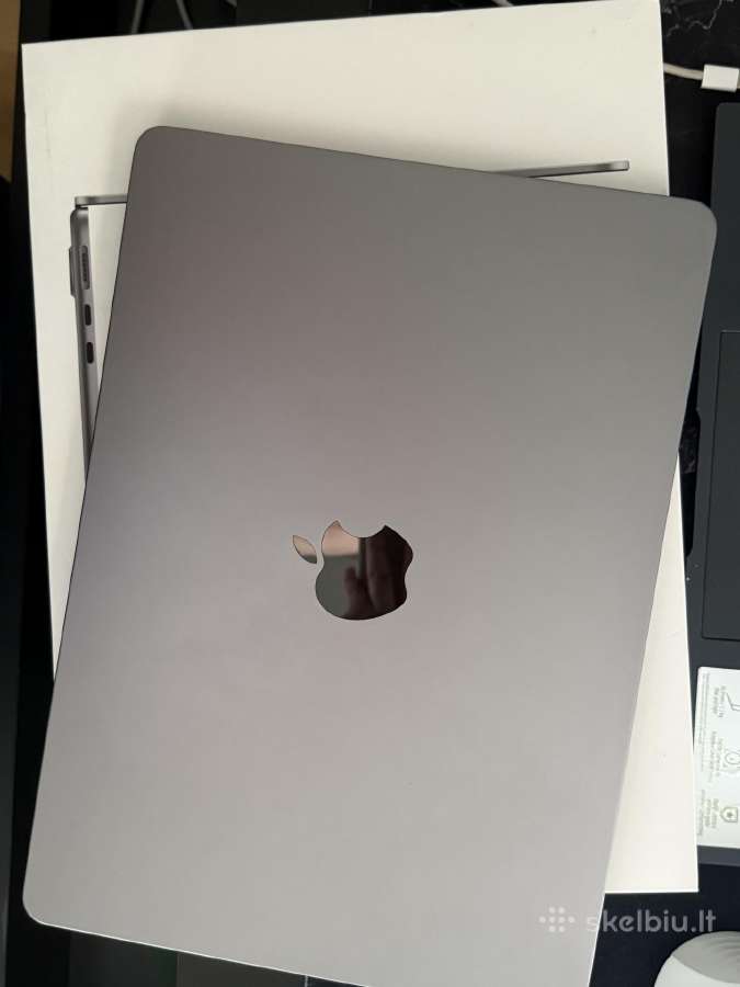 Apple MacBook Air M2 2022