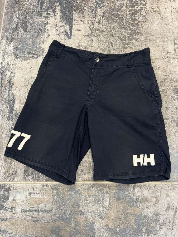 Juodi Helly Hansen šortai