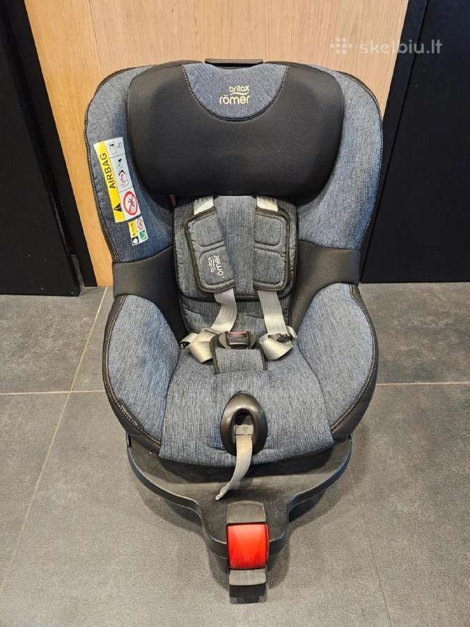 Britax Romer dualfix i-size sict inside autokėdutė