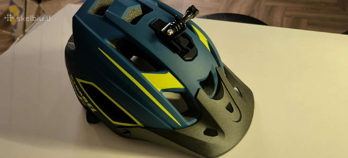 Parduodamas šalmas su Gopro ir LED šviesomis