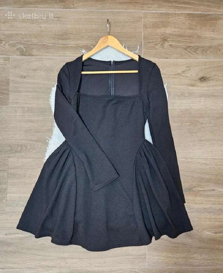Daili juoda suknelė
