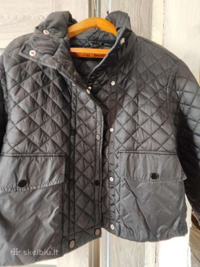 Smagi striukė oversize prasiplatina