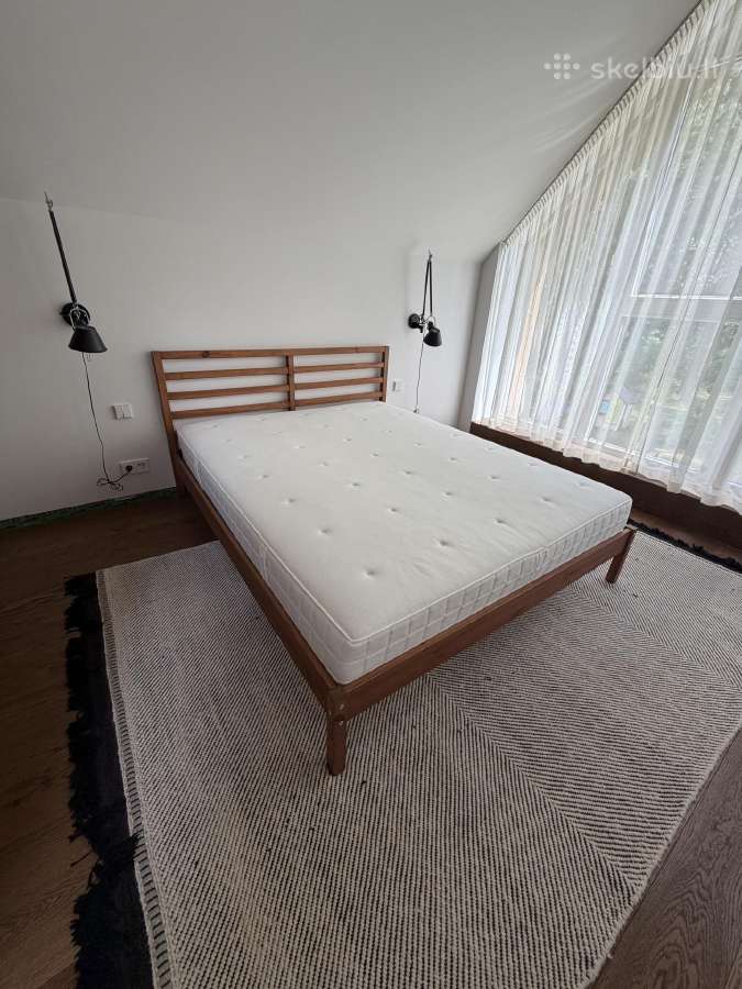 Lova su čiužiniu (1,6x2m)