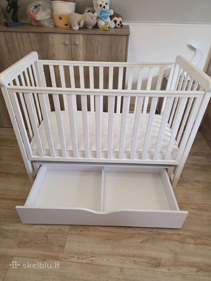 Yappy Kids linguojanti lovytė nuleidžiamu šonu.