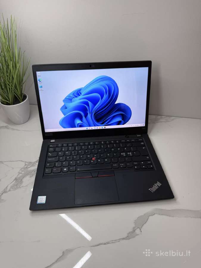 Lenovo Thinkpad i7-8th T490 2560x1440 2gb gpu