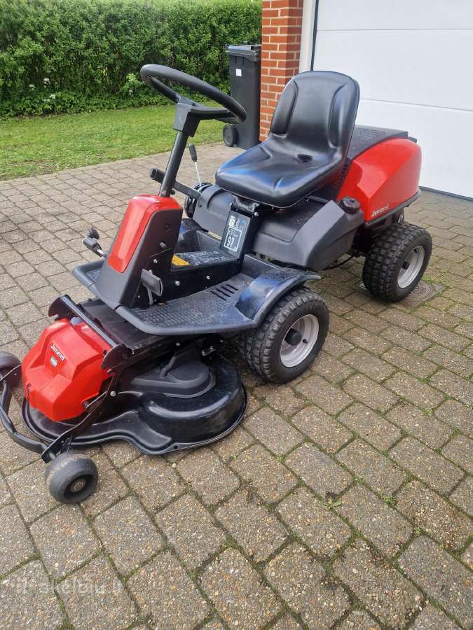 Sodo traktoriukas Jonsered 15.5hp