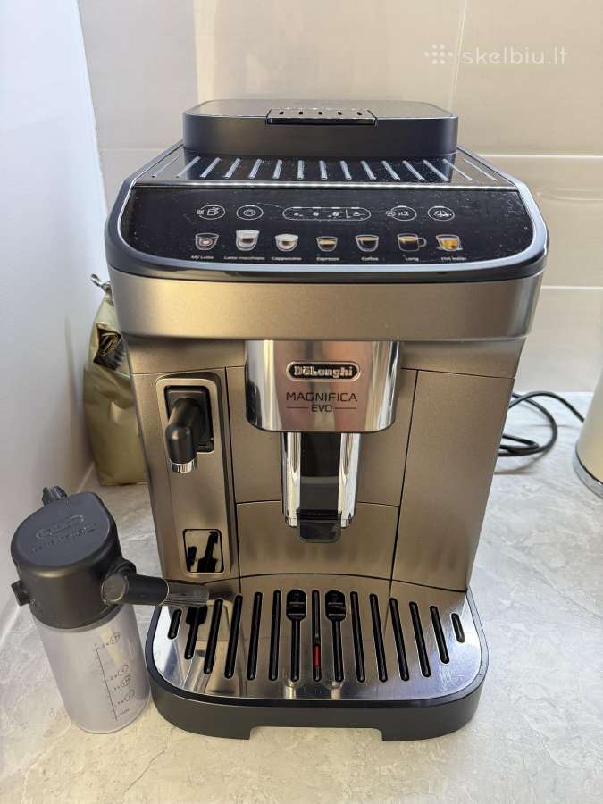 Parduodu kavos aparatą Delonghi Magnifica EVO