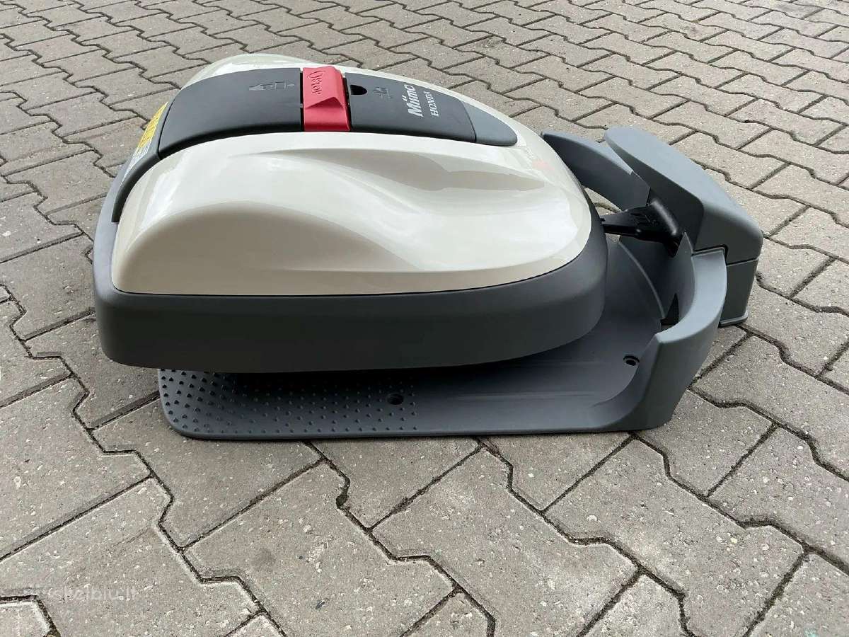 Nenaudota žoliapjovė-robotas Honda Hrm310k1