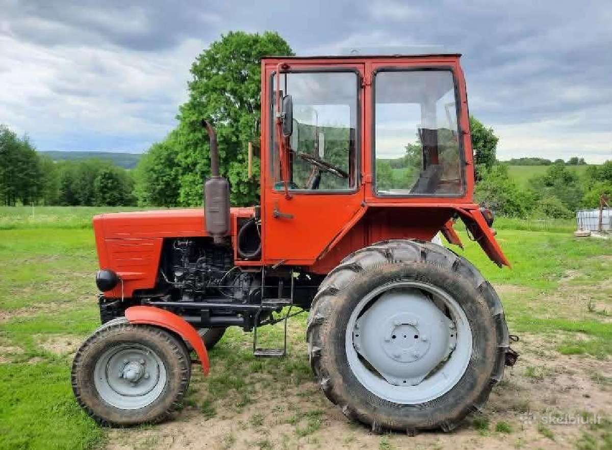 Traktorius Vladimiree T25a