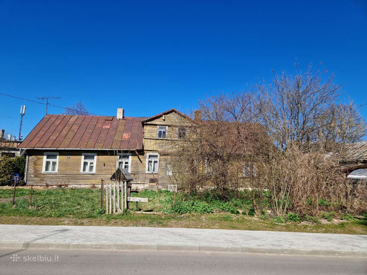 Pusė namo miesto centre