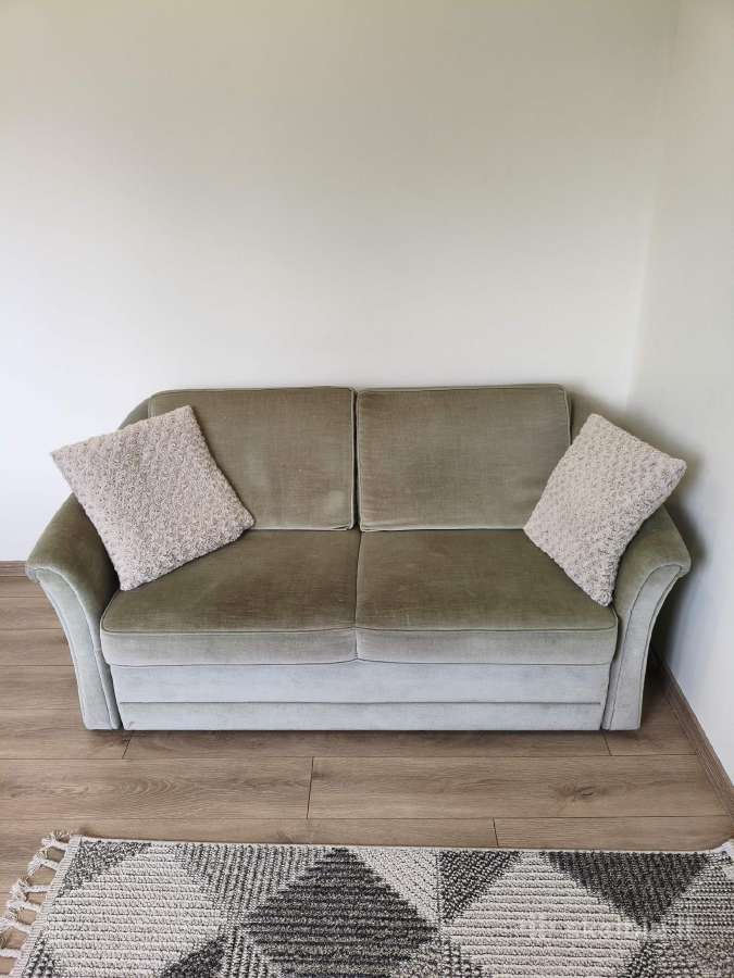 Dovanojama sofa lova