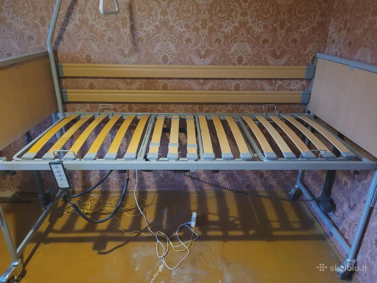 Parduodama funkcinė slaugos lova