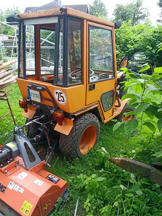 Traktoriukas zoliapjove