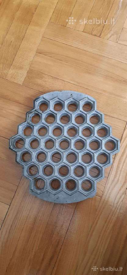 Koldūnų gaminimo forma metalinė.vintažinė sovietų