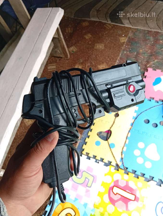 Sony Playstation 1 ar 2 šviesos pistoletas