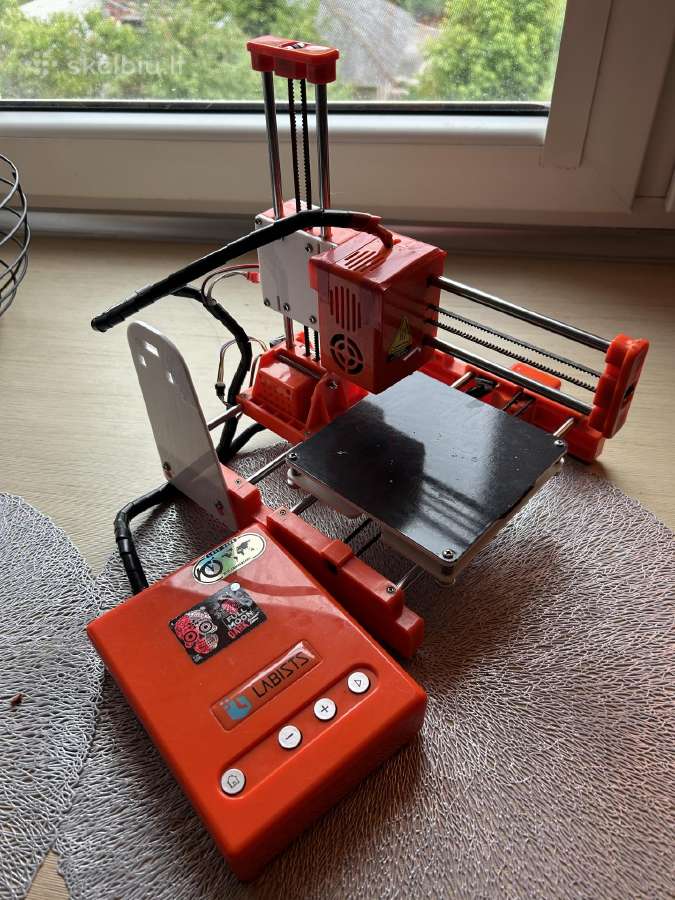 Parduodamas 3D spausdintuvas