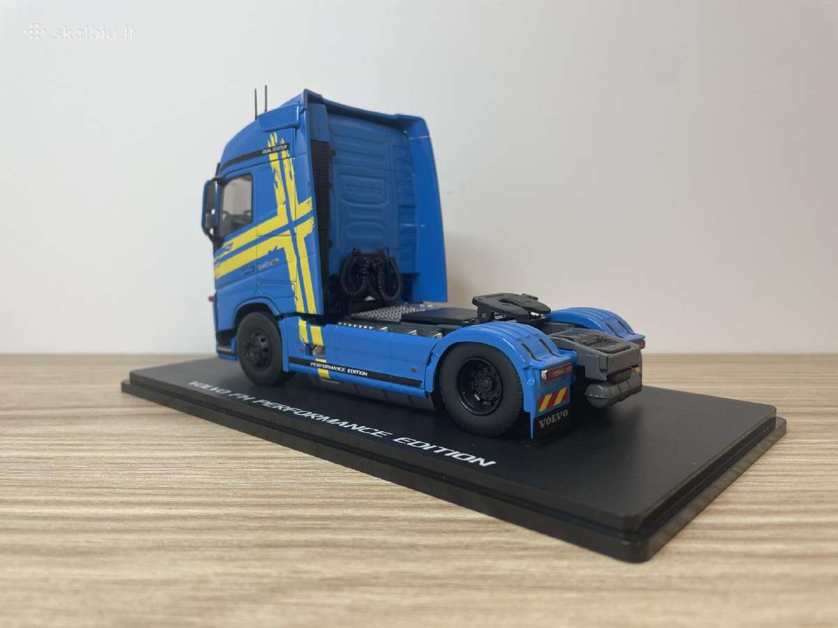 Parduodu Volvo Fh vilkiko modeliuką 1/43 - nuotraukos Nr. 4