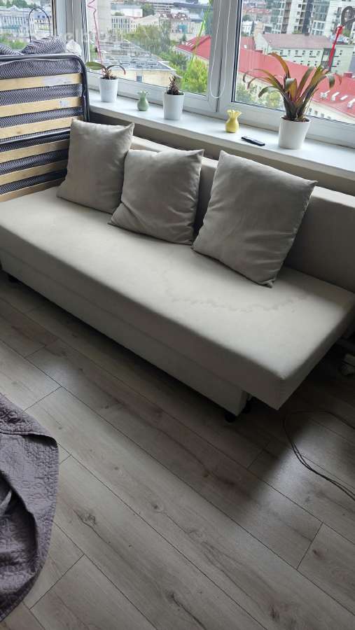 Dovanoju sofa lova