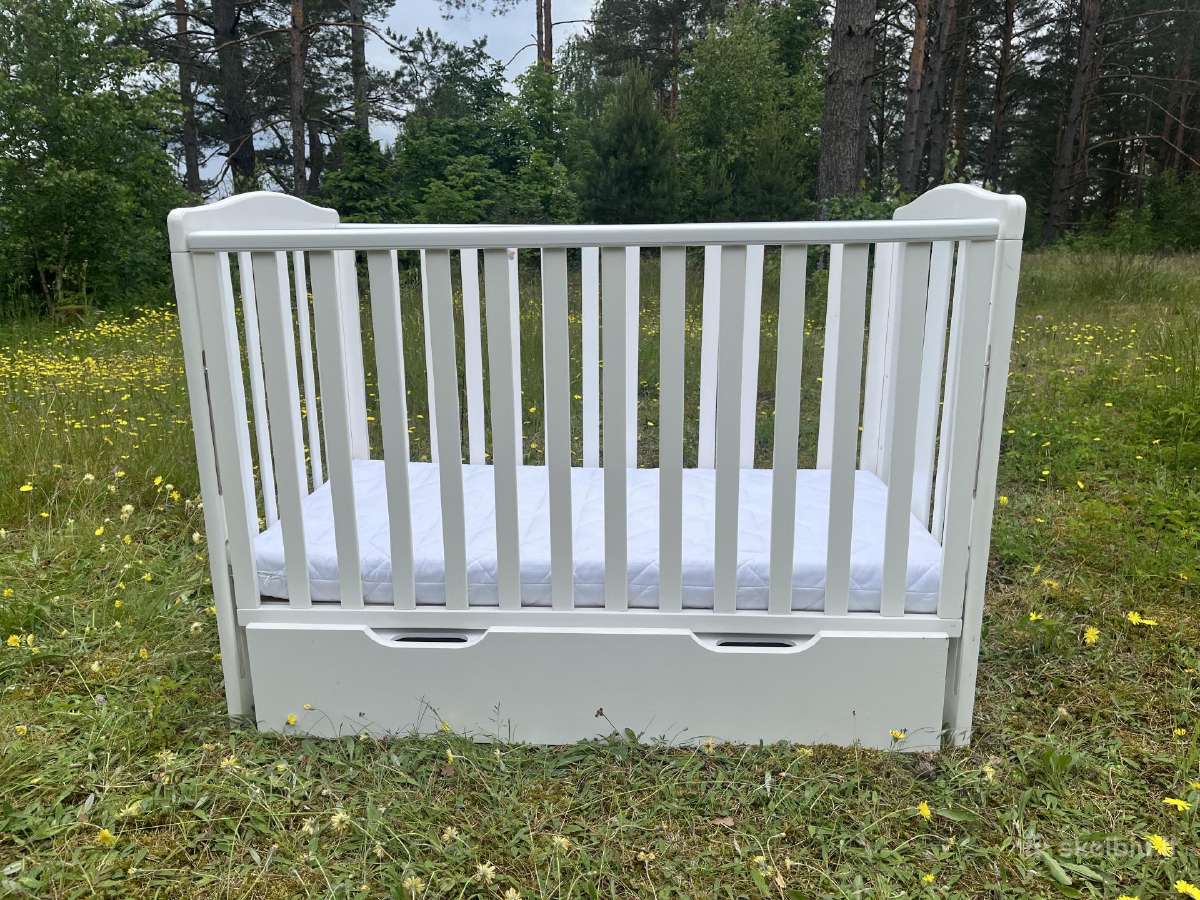 Vaikiška lovytė su čiužiniu