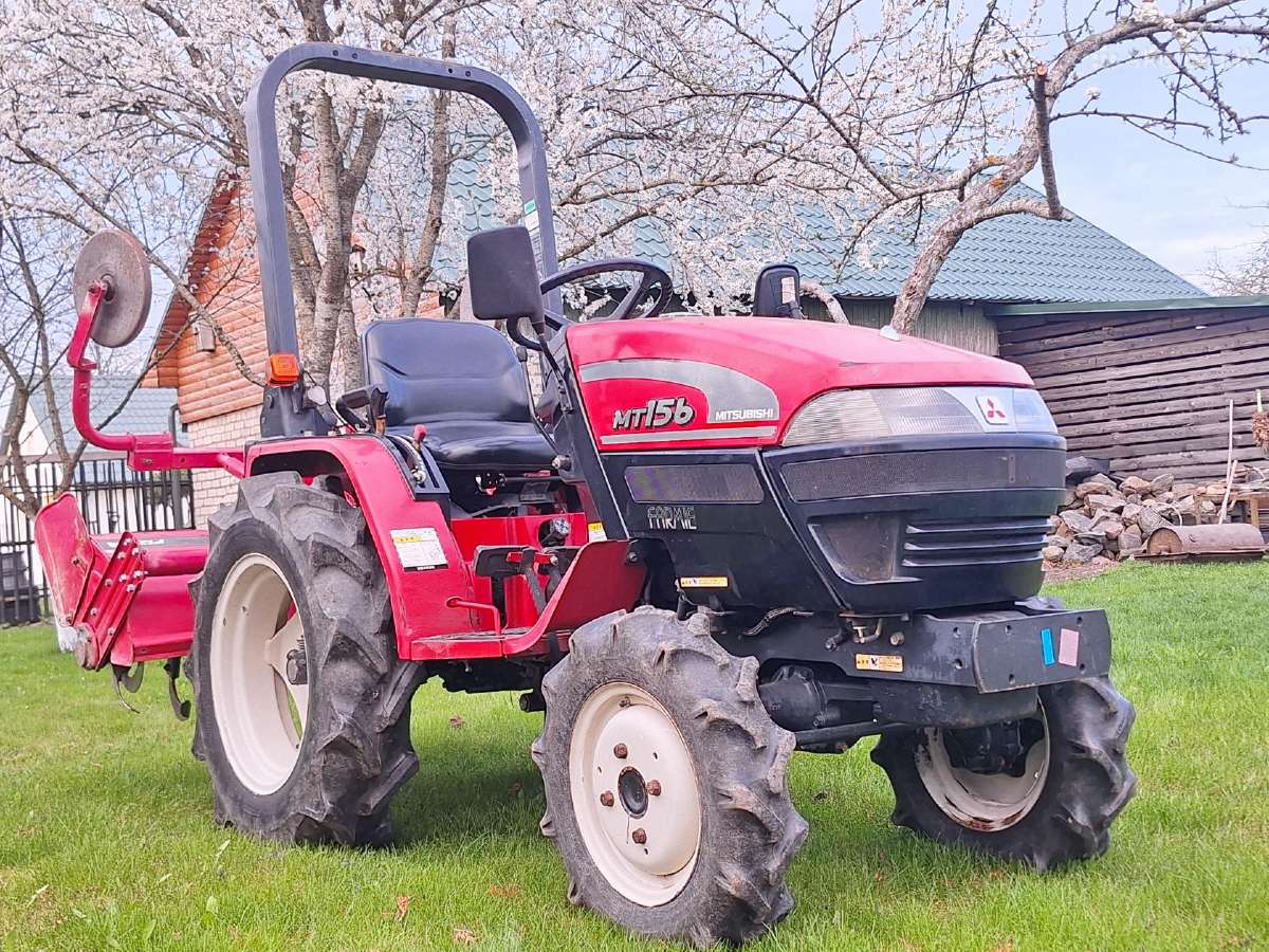 Mitsubishi Mt 156 japoniškas traktoriukas