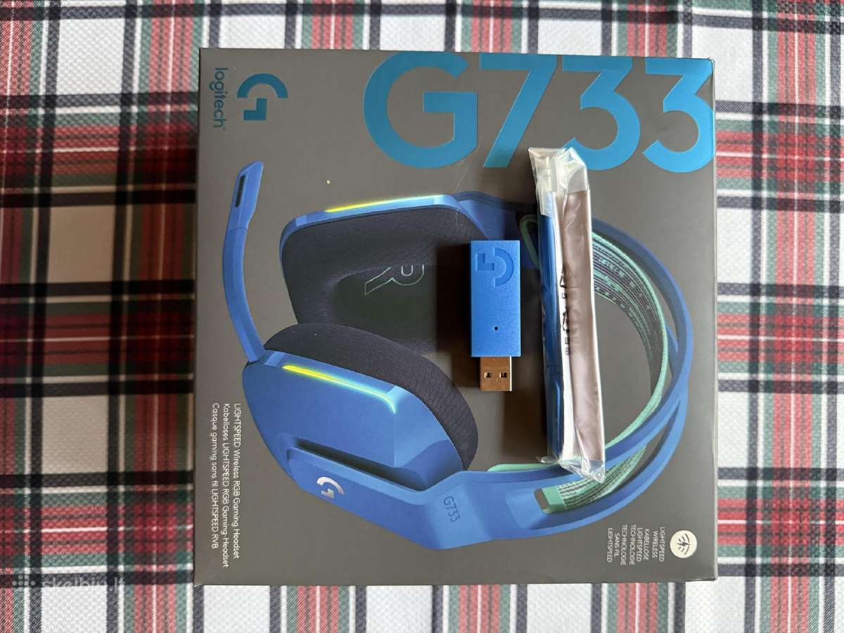 Logitech G733