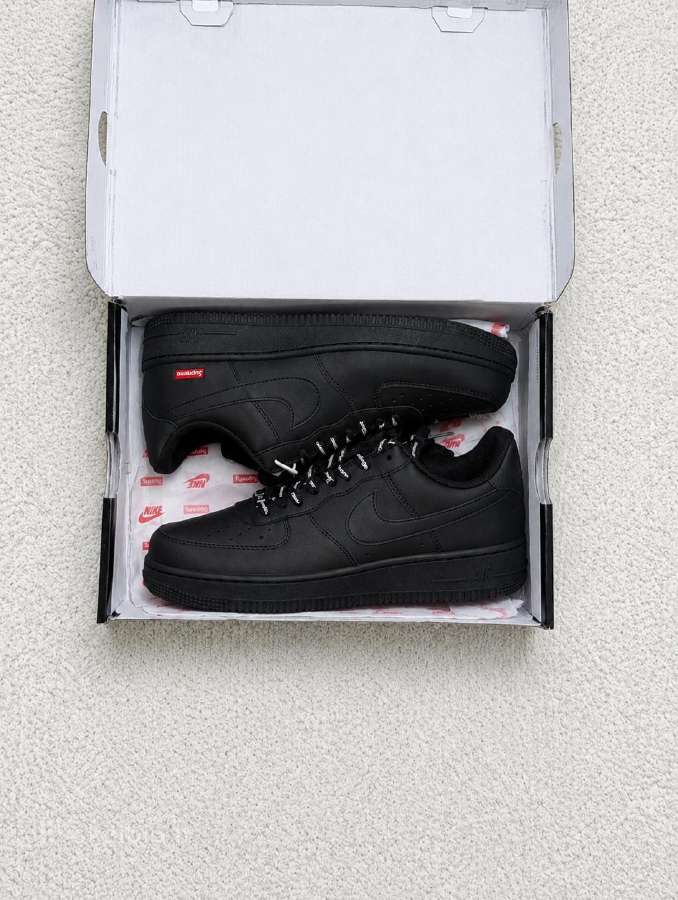 Nike Air Force 1 x supreme