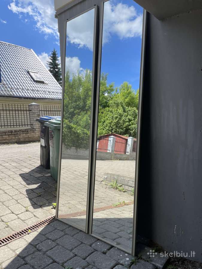 Veidrodines slankiojancios spintos durys