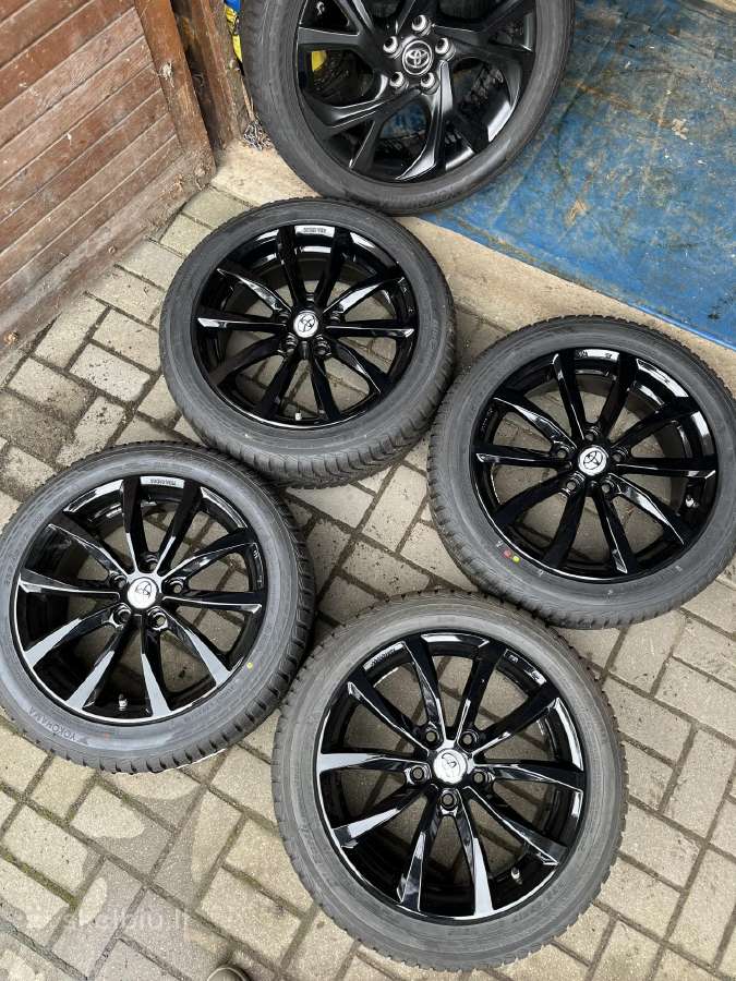 225/45/r17 Toyota ratlankiai
