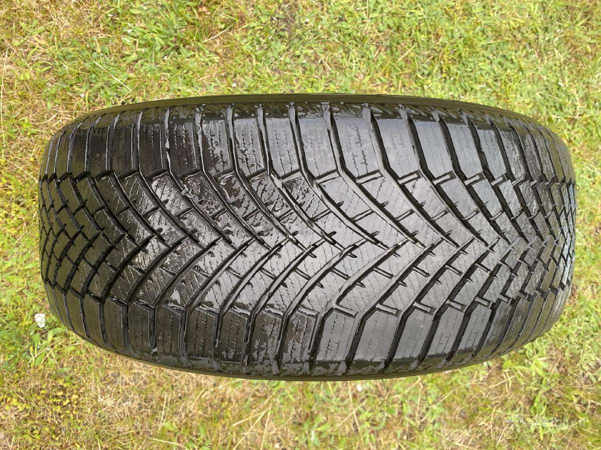 2025 Yokohama Winter Tires 225/50r18 90v