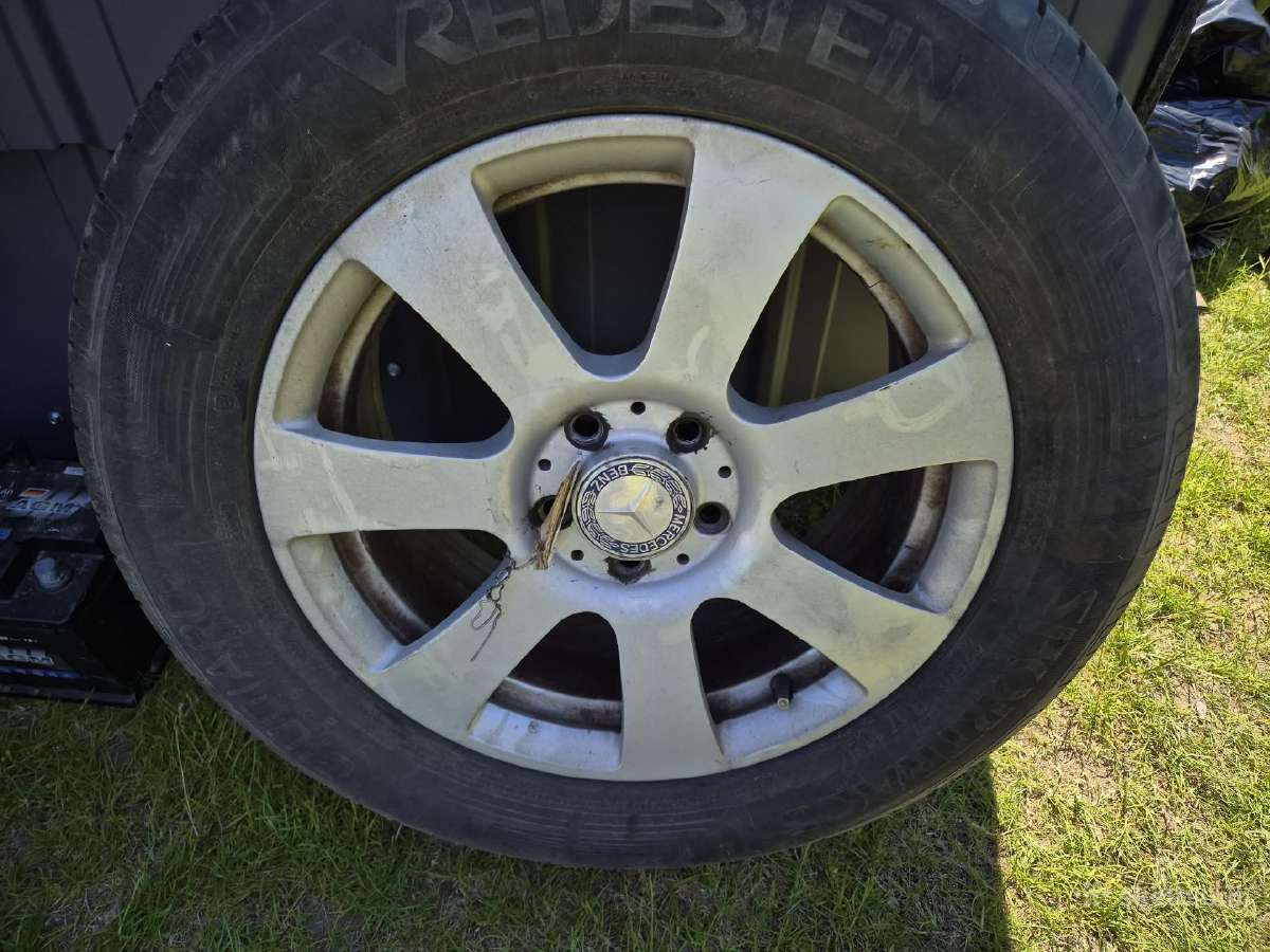 Parduodami lieti ratlankiai su padangomis