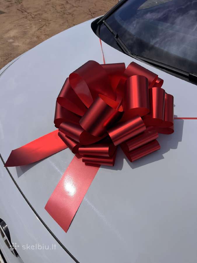 Didelis kaspinas automobiliui ar didelei dovanai