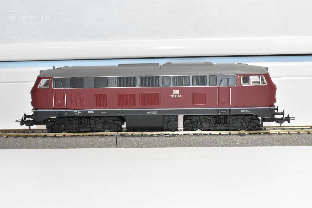 Piko dyzelinis lokomotyvas Br 218