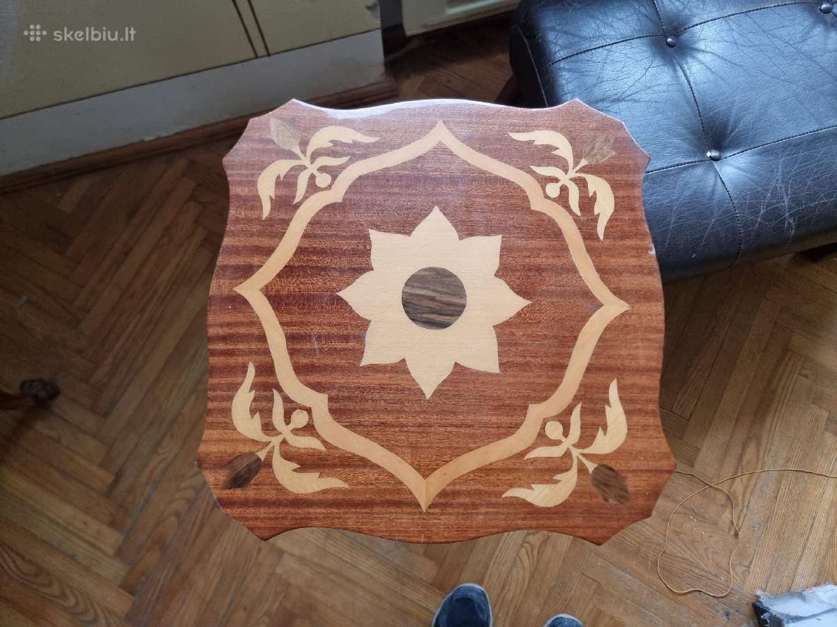 Vintažinis staliukas
