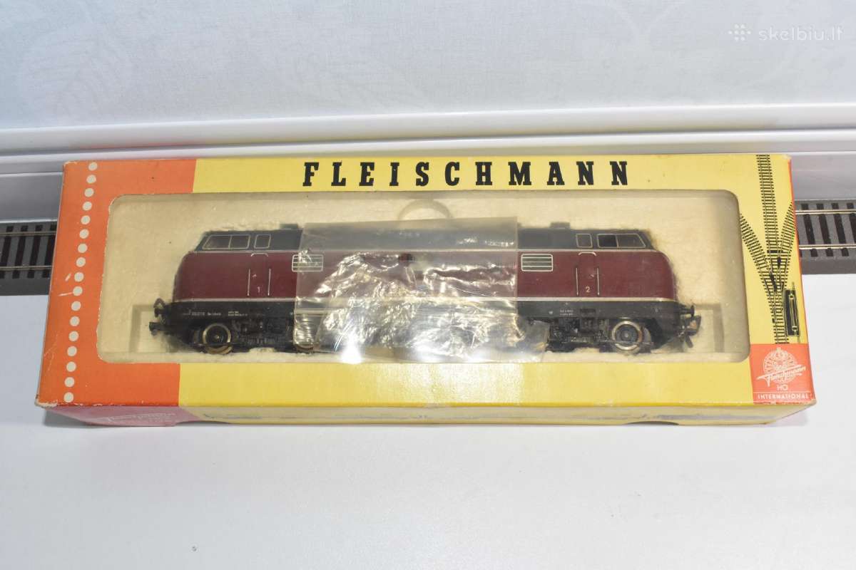 Fleischmann dyzelinis lokomotyvas Br 221 - nuotraukos Nr. 6
