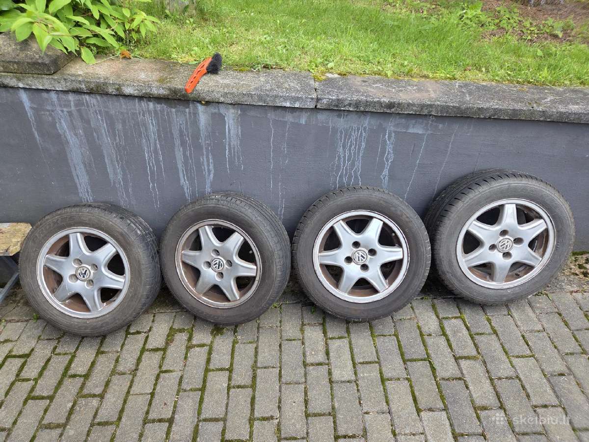 VW ratlankiai su Toyo padangomis