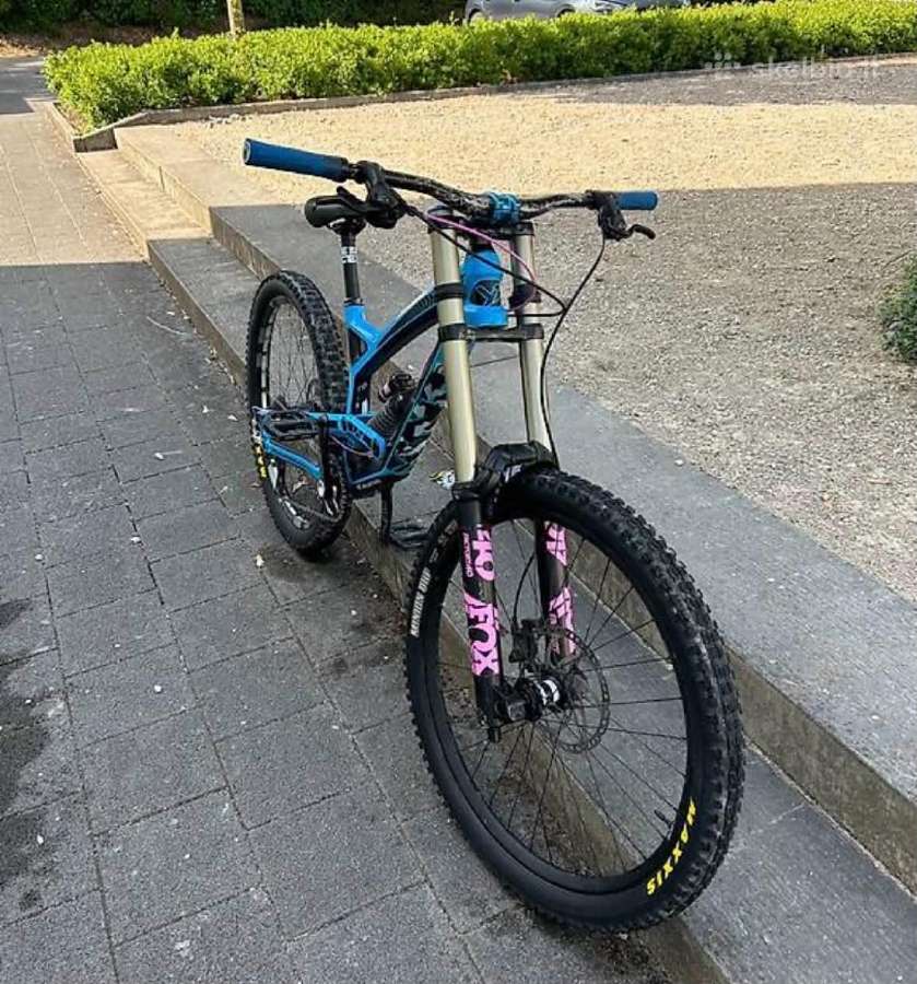 Parduodamas YT Industries downhill dviratis