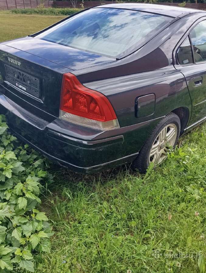 Volvo dalimis - nuotraukos Nr. 2