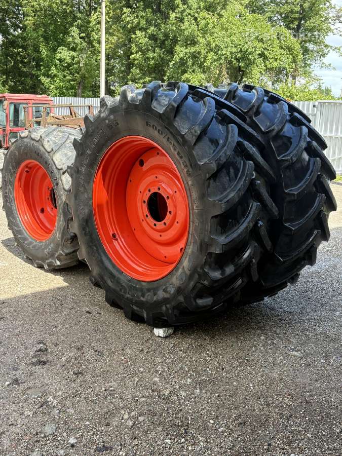 Traktoriaus ratai 480/65r28 priekiniai - nuotraukos Nr. 4